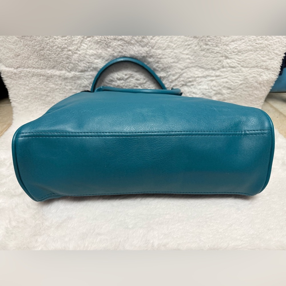 Stylish Blue Leather Tote Bag - Picture 9 of 11